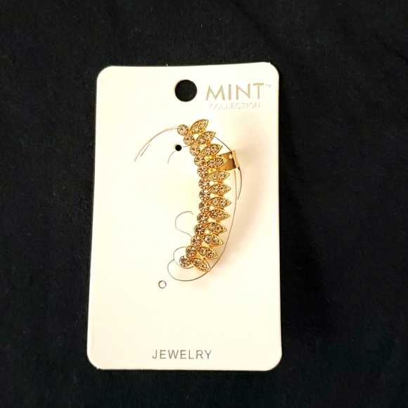 🥳3/20🥳 Gold Tone Left Ear Rhinestone Cuff - New in Package - Picture 2 of 7